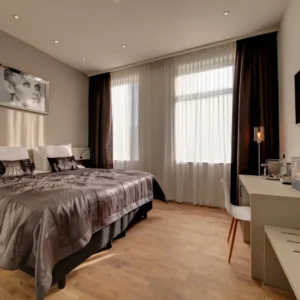 01a-large_4113202109